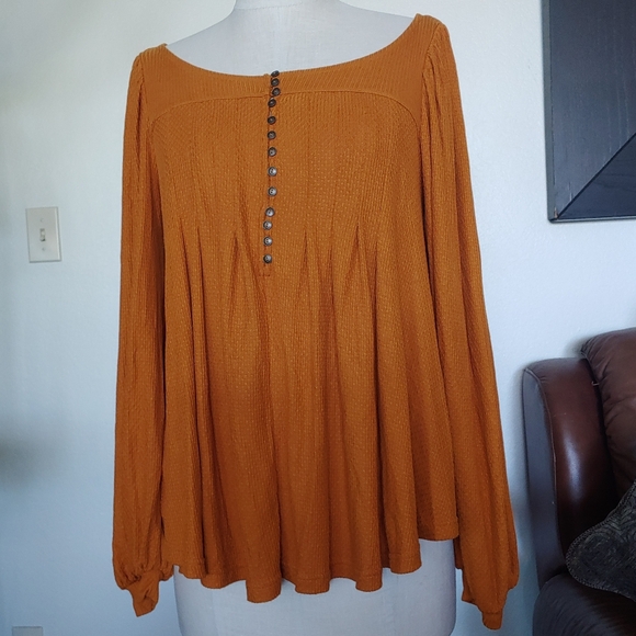 Free People Devin Autumn Pearl Bishop Sleeve Henley Waffle Knit Top S - Picture 3 of 8